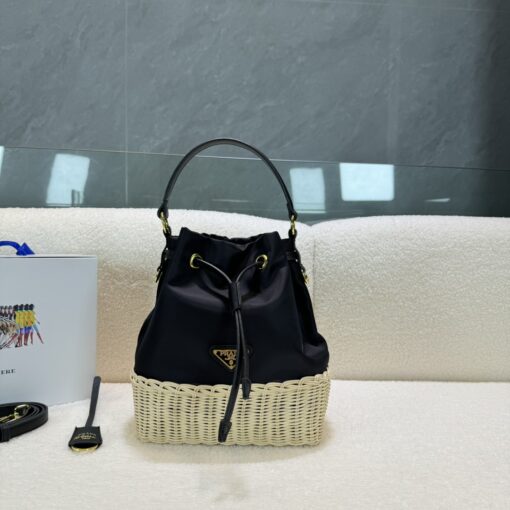 PRADA【 ストローバケツバッグ】 - 画像 (3)
